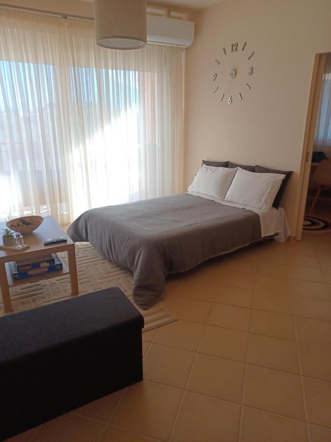 Feel At Home - Kalamata - Near The Center 외부 사진