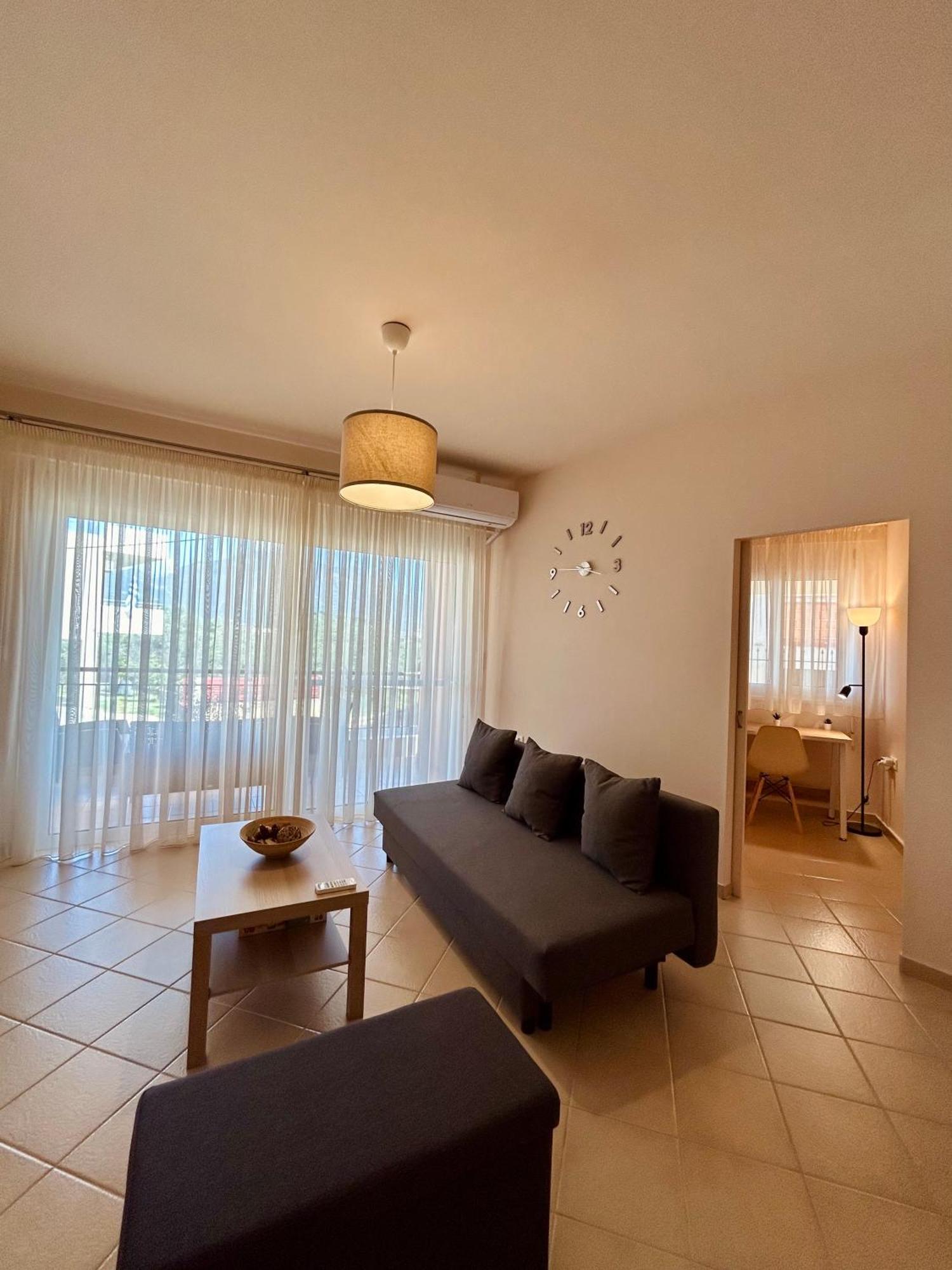 Feel At Home - Kalamata - Near The Center 외부 사진